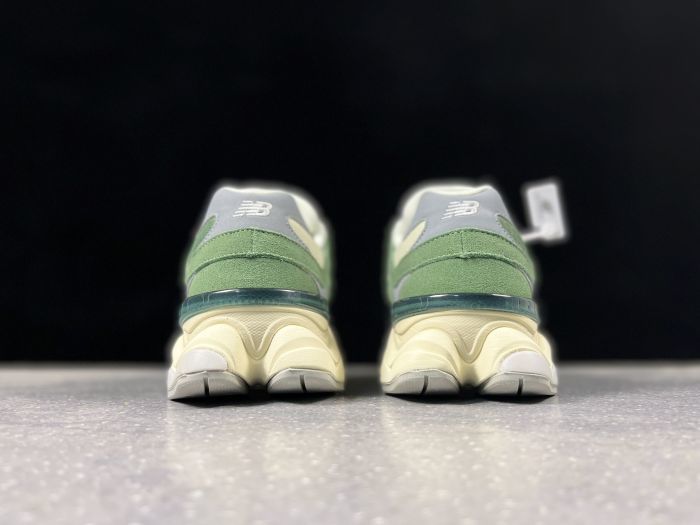 New Balance 9060 Green Sneakers U9060VNG