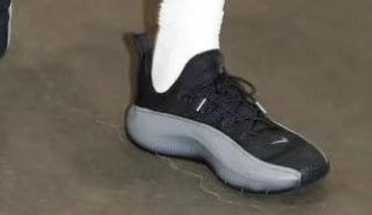Nike Basketball Sneakers in Black and Gray, Style 889