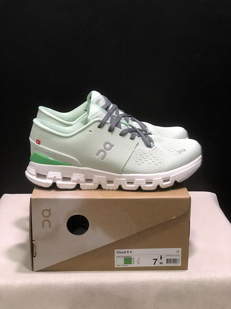 On Cloud X 4 Sneakers in Mint Green