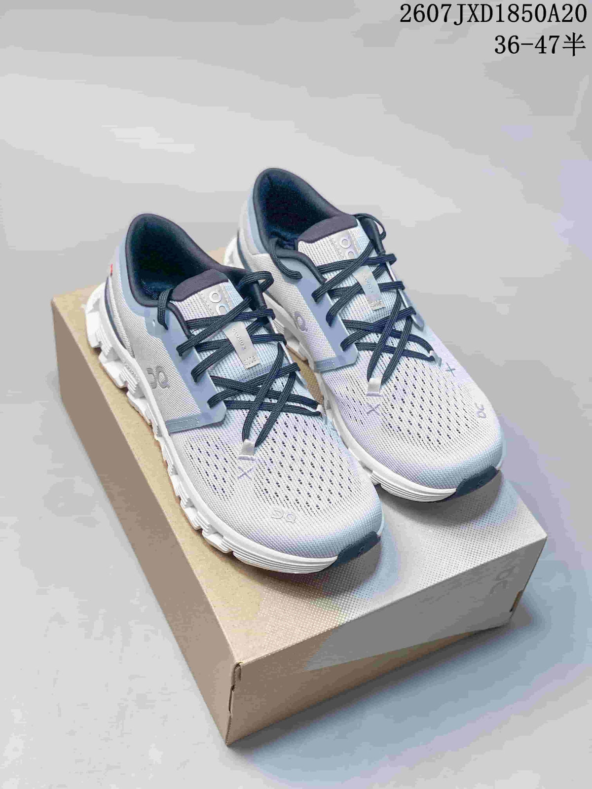 On Cloud X 4 Low-Top Sneakers