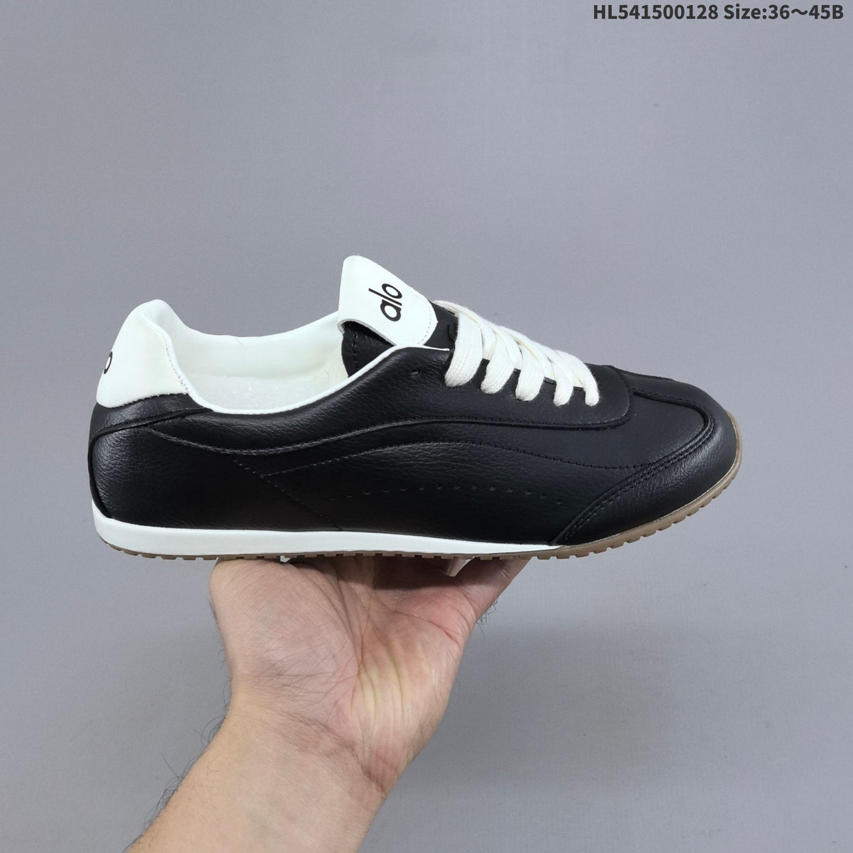 Alo Yoga Sunset Sneaker Low-Top in White and Black