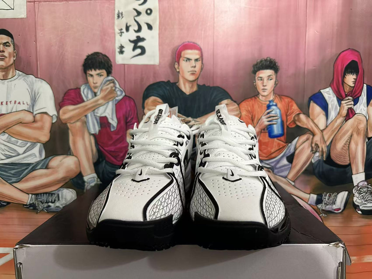 Nike White and Black Basketball Sneakers