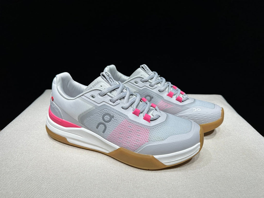 On THE ROGER Advantage Pro Sneakers Light Grey Orange