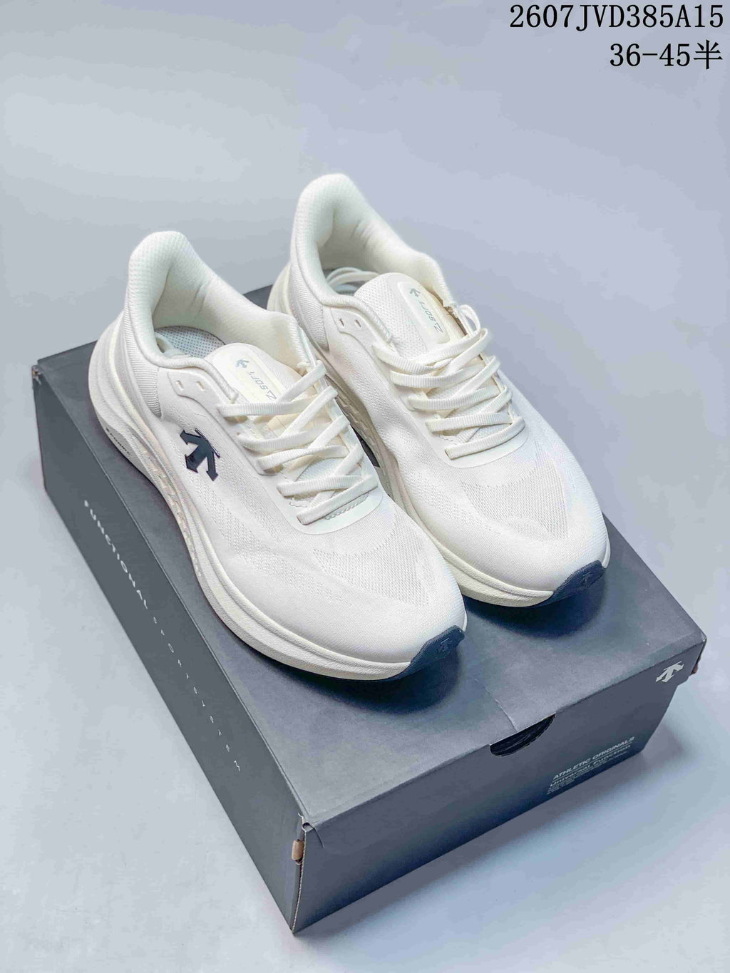 Descente EASE WIRE White Casual Trail Sneakers 2607JVD385A15