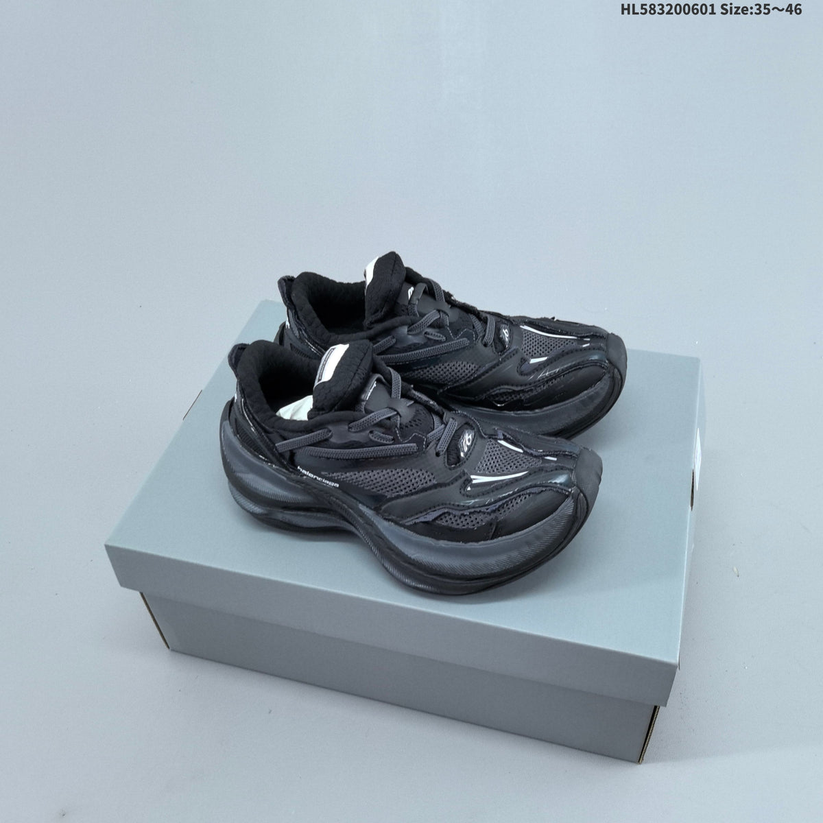 Balenciaga 6XL Extreme Laces Low-Top Sneakers