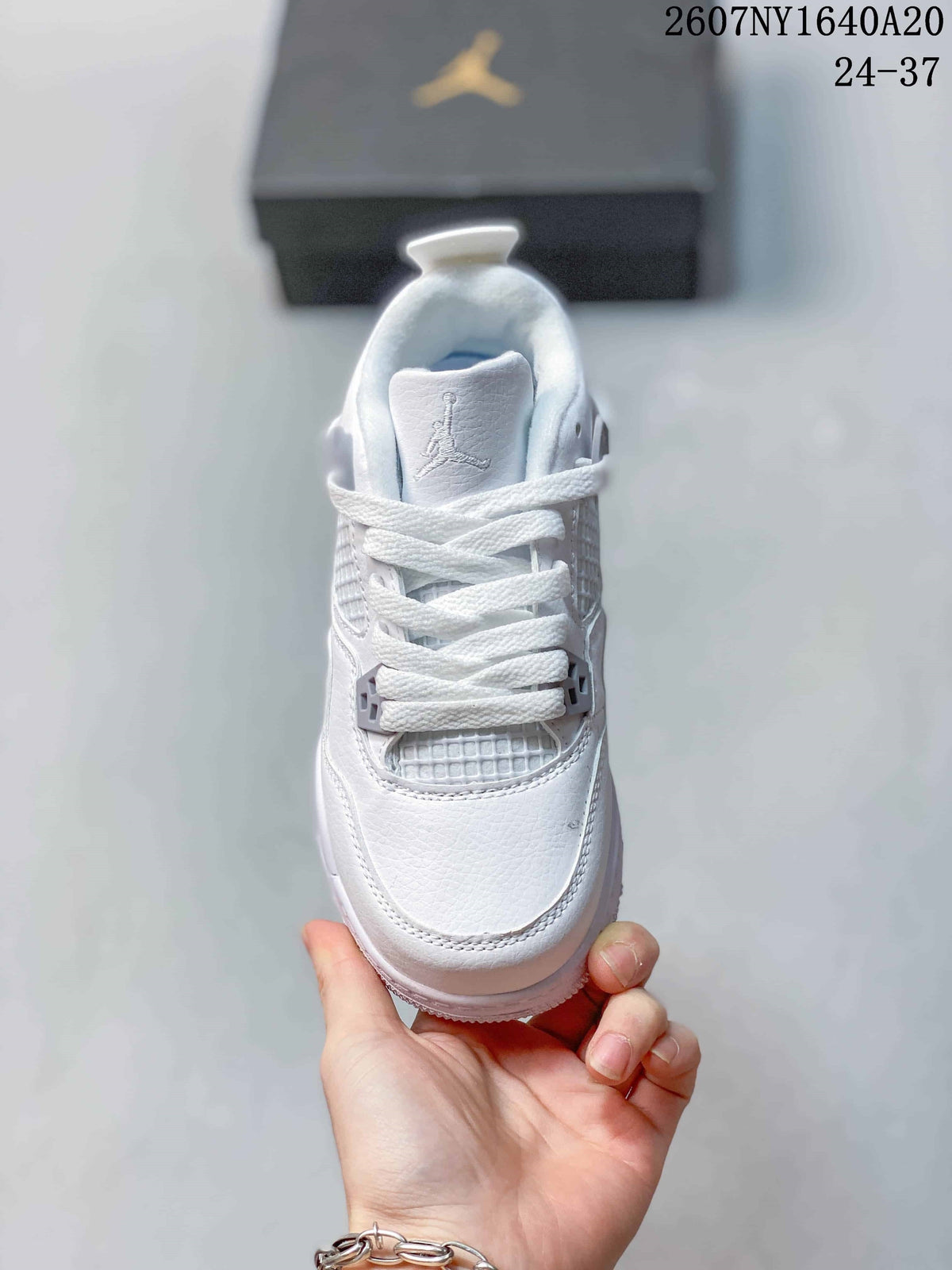 Jordan White Low-Top Kids Basketball Sneakers 2607NY1640A20