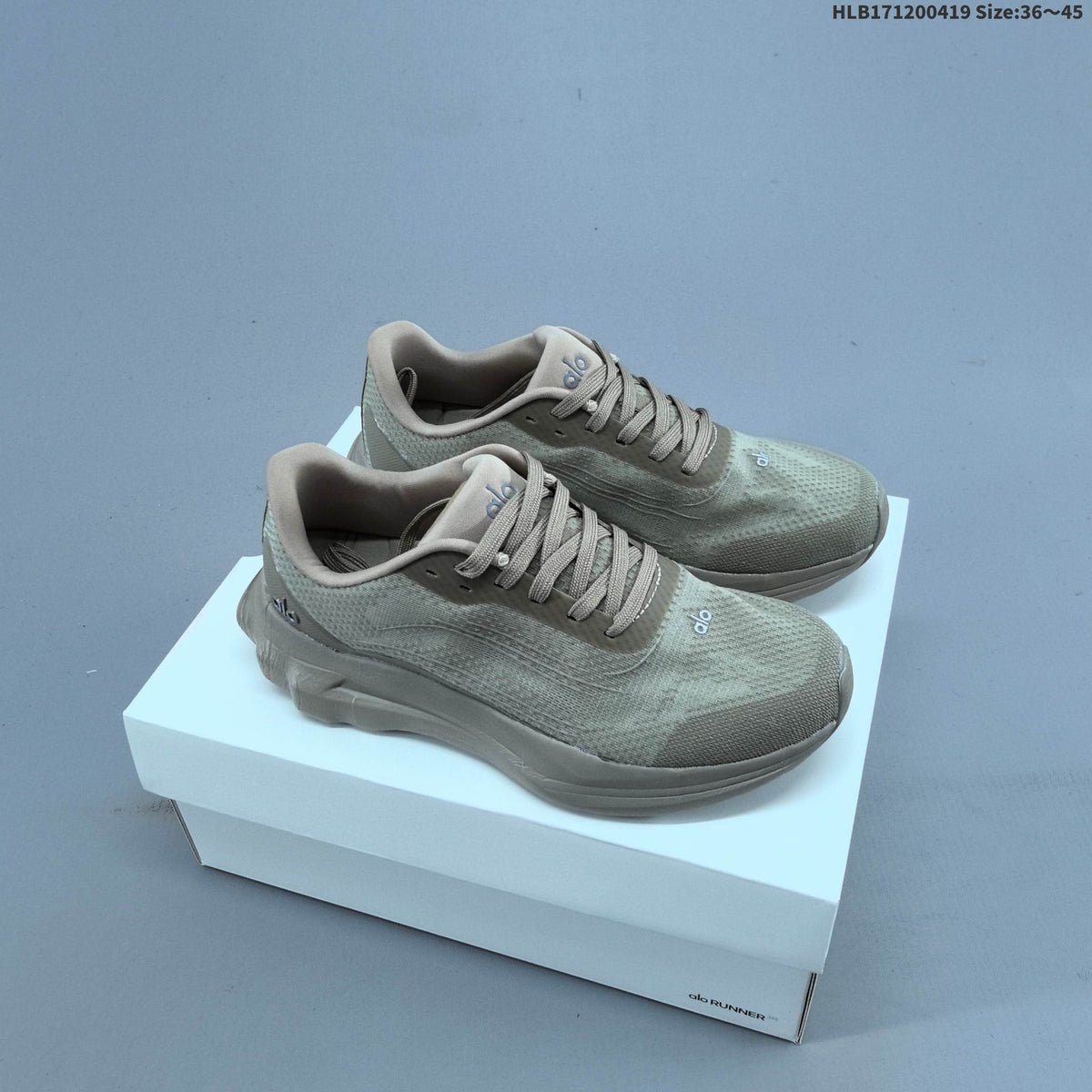Alo Yoga Alo Runner Low-Top Running Sneakers