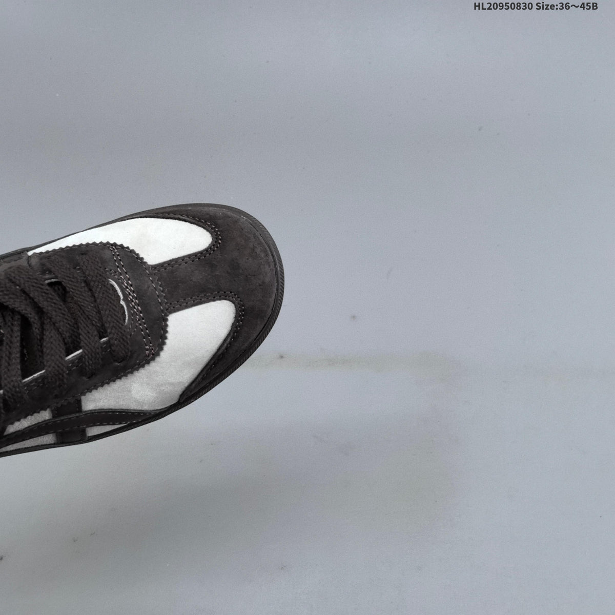 Onitsuka Tiger Tokuten Low-Top Sneakers in White and Dark Brown