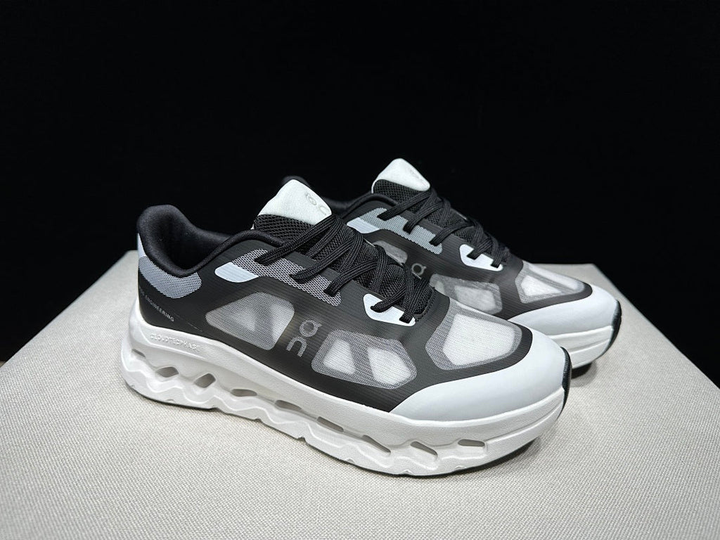 On Cloudtilt Remix Sneakers White Black