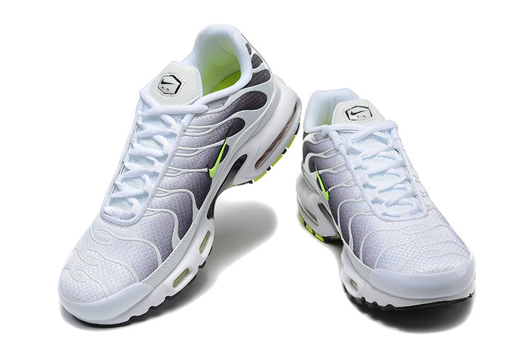 Nike Air Max Plus White and Black Sneakers DM0032-103
