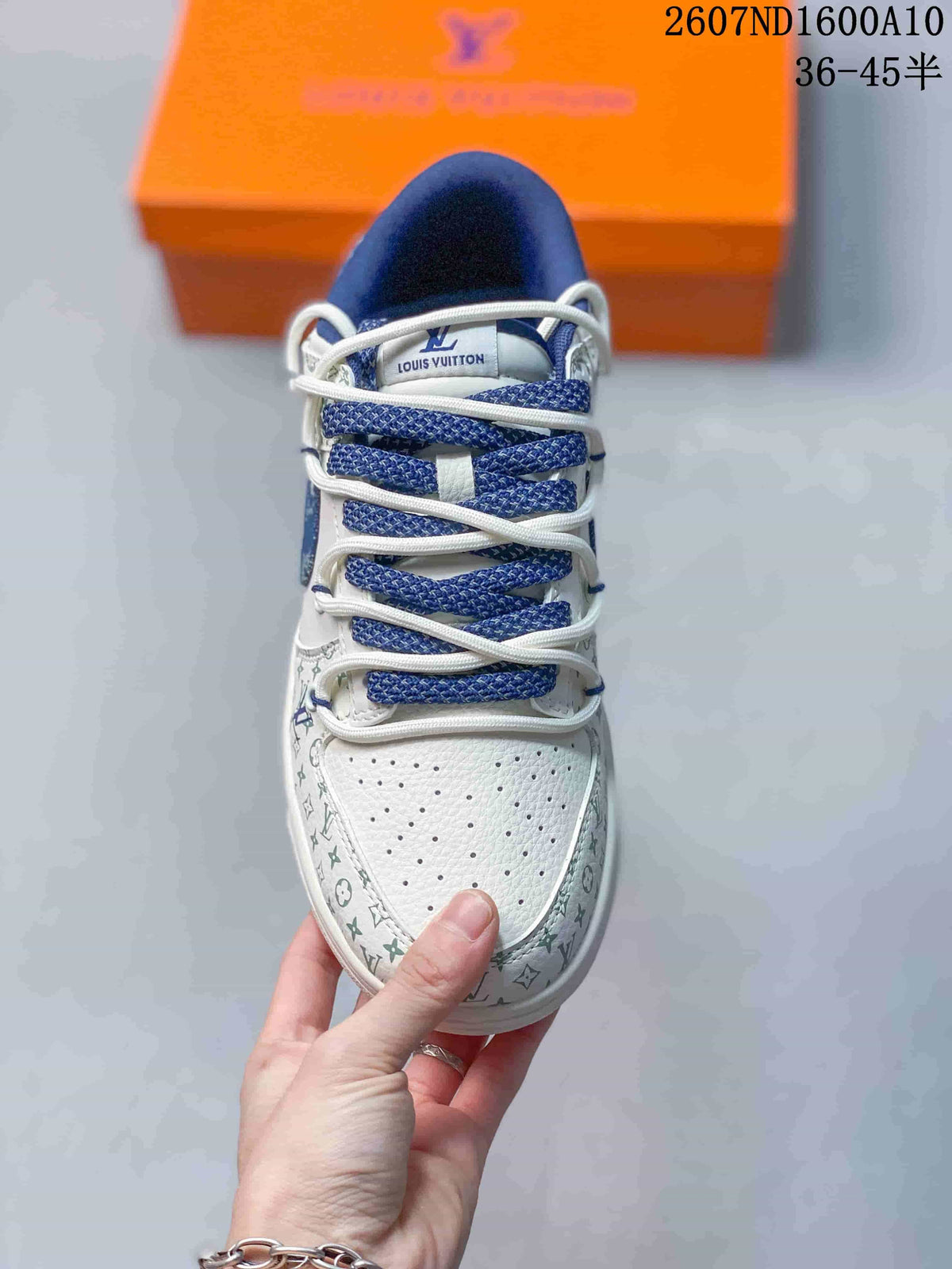 Nike SB Dunk Low White Blue Monogram Sneakers 2607ND1600A10