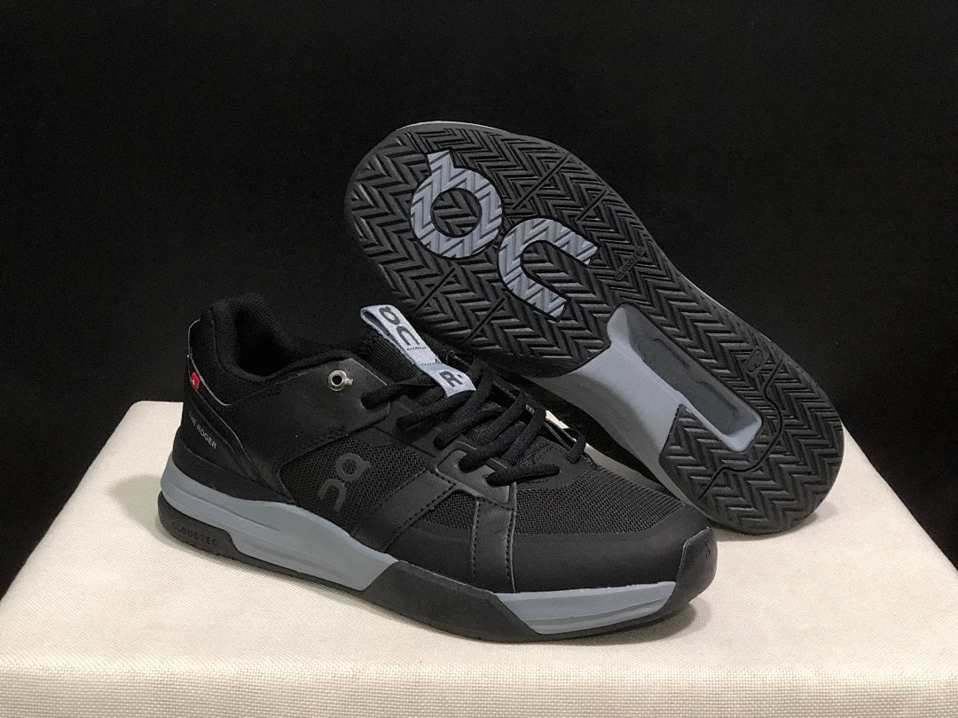 On The Roger Clubhouse Pro Black Sneakers