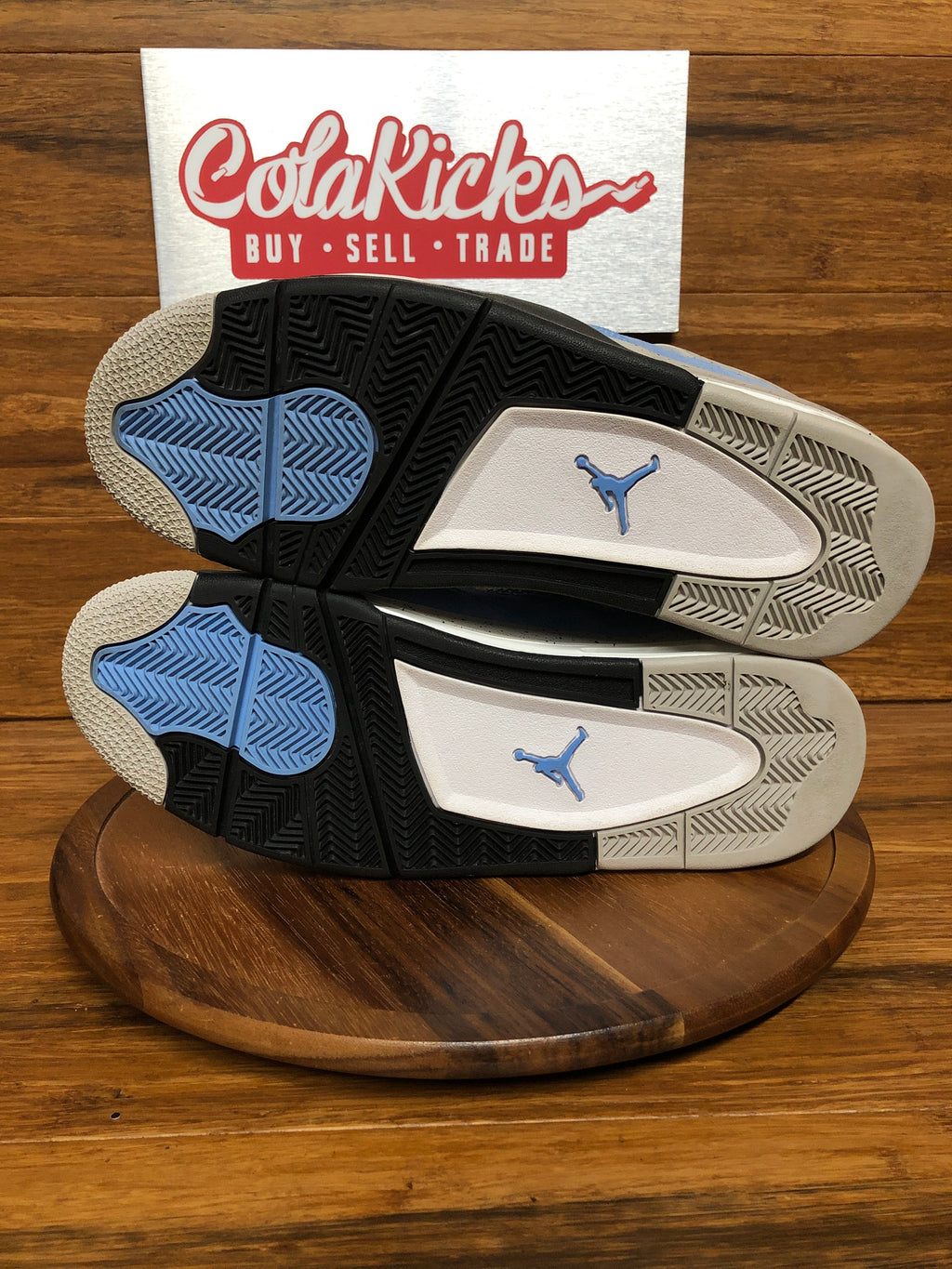 Jordan 4 Retro University Blue