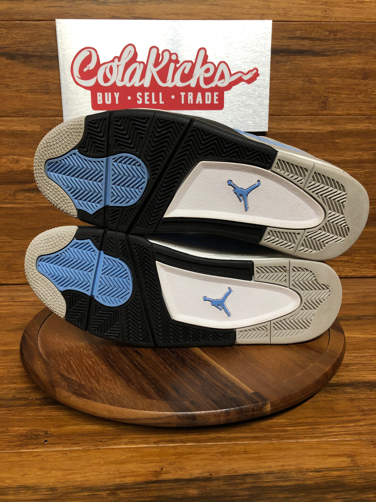 Jordan 4 Retro University Blue