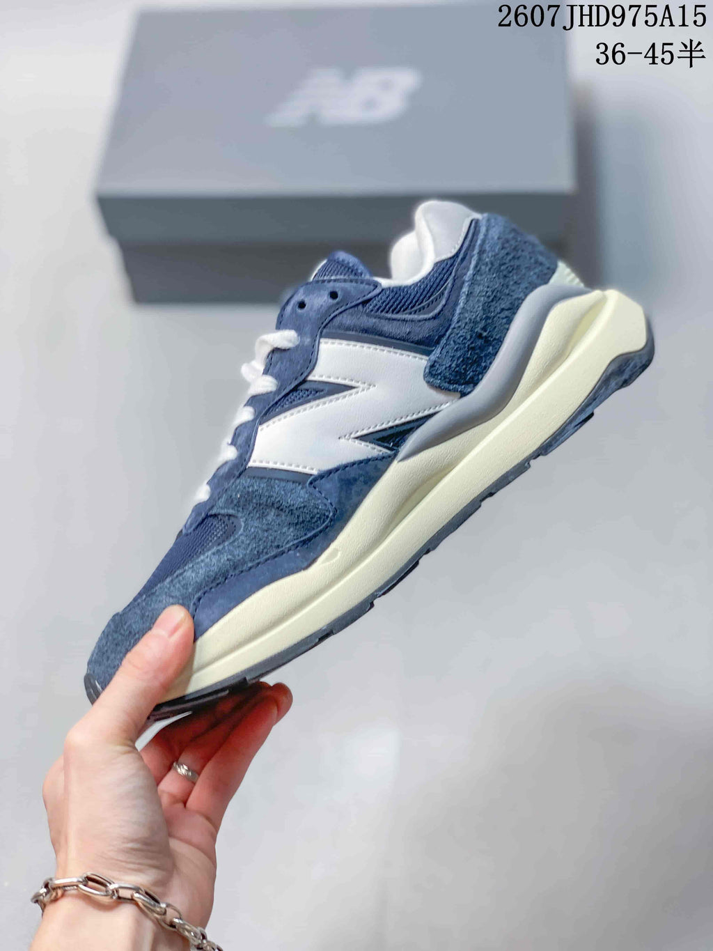 New Balance 5740 M5740VLB Navy White Low-Top Sneakers