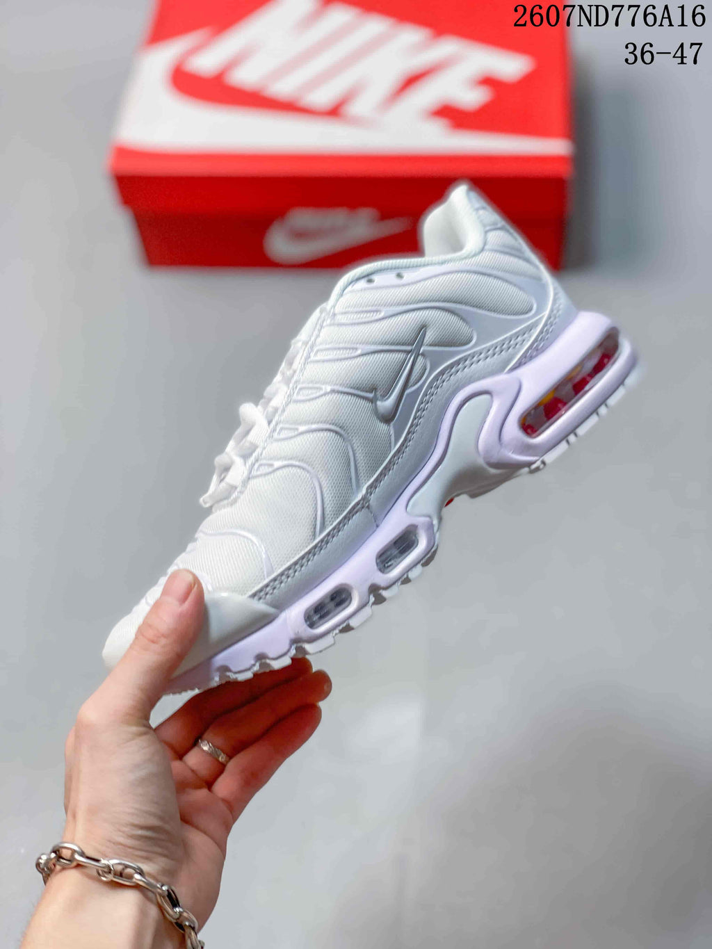 Nike Air Max Plus Sneakers White 2607ND776A16