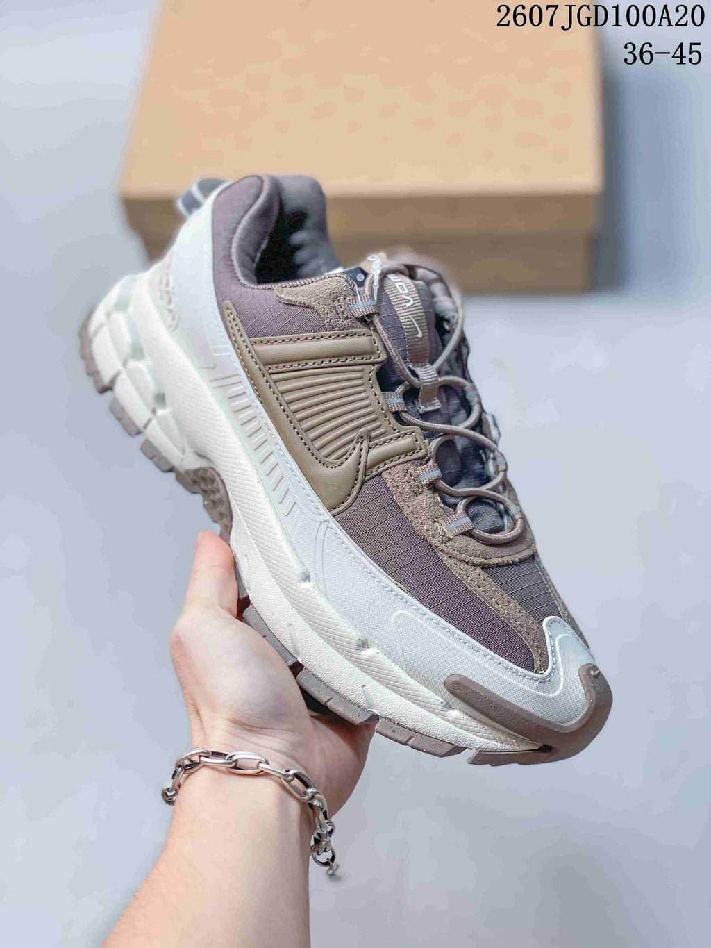 Nike Zoom Vomero Roam Sneakers Taupe Gray 2607JGD100A20