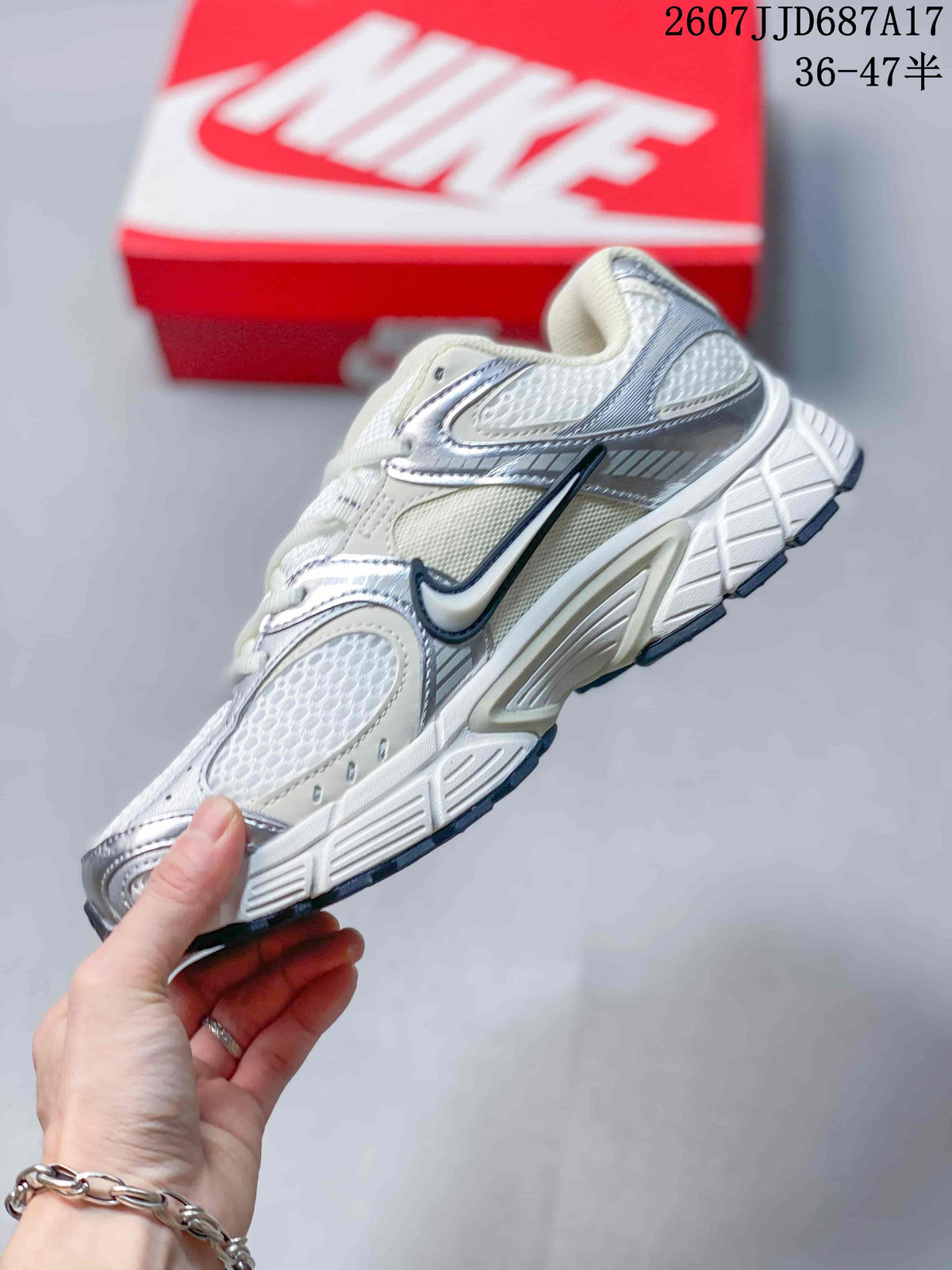 Nike V5 RNR Sneakers White Silver TD687A17