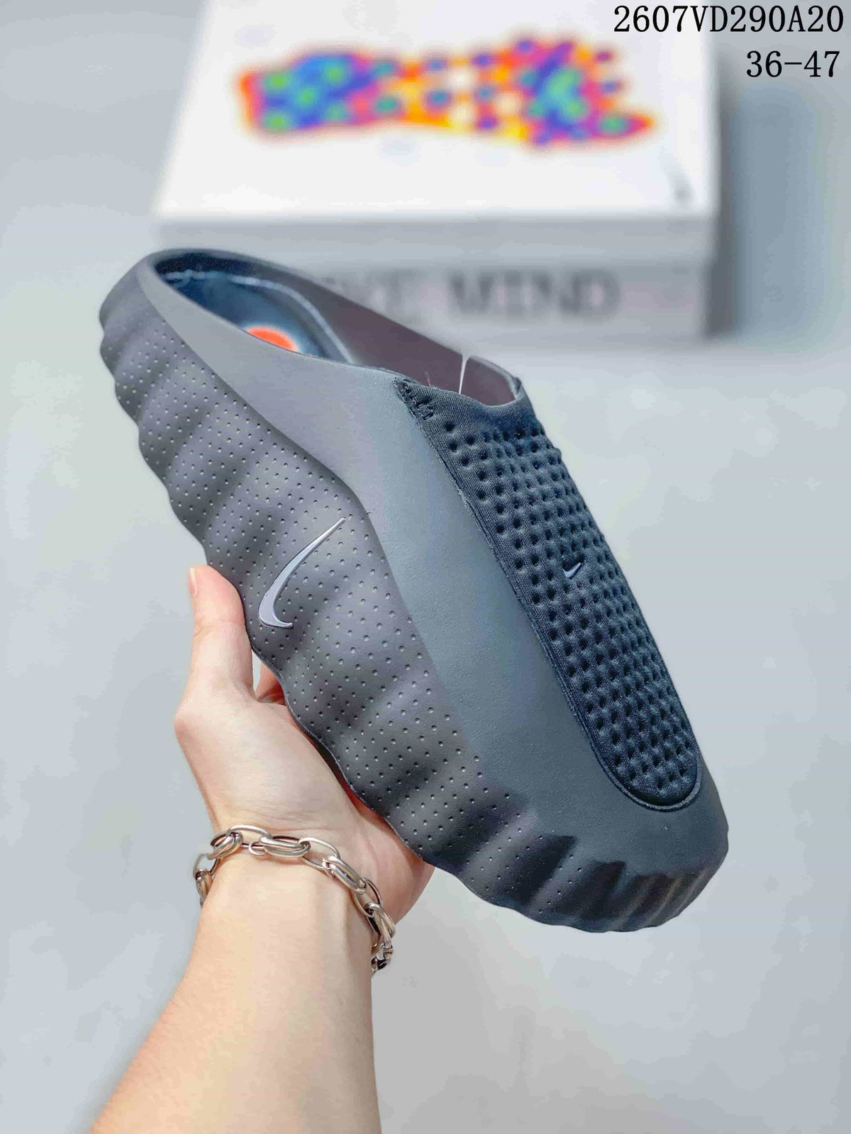 Nike Mind 001 Covered-Toe Slides Slip-On Sandals