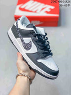 Nike SB Dunk Low Pro QS Low-Top Sneakers