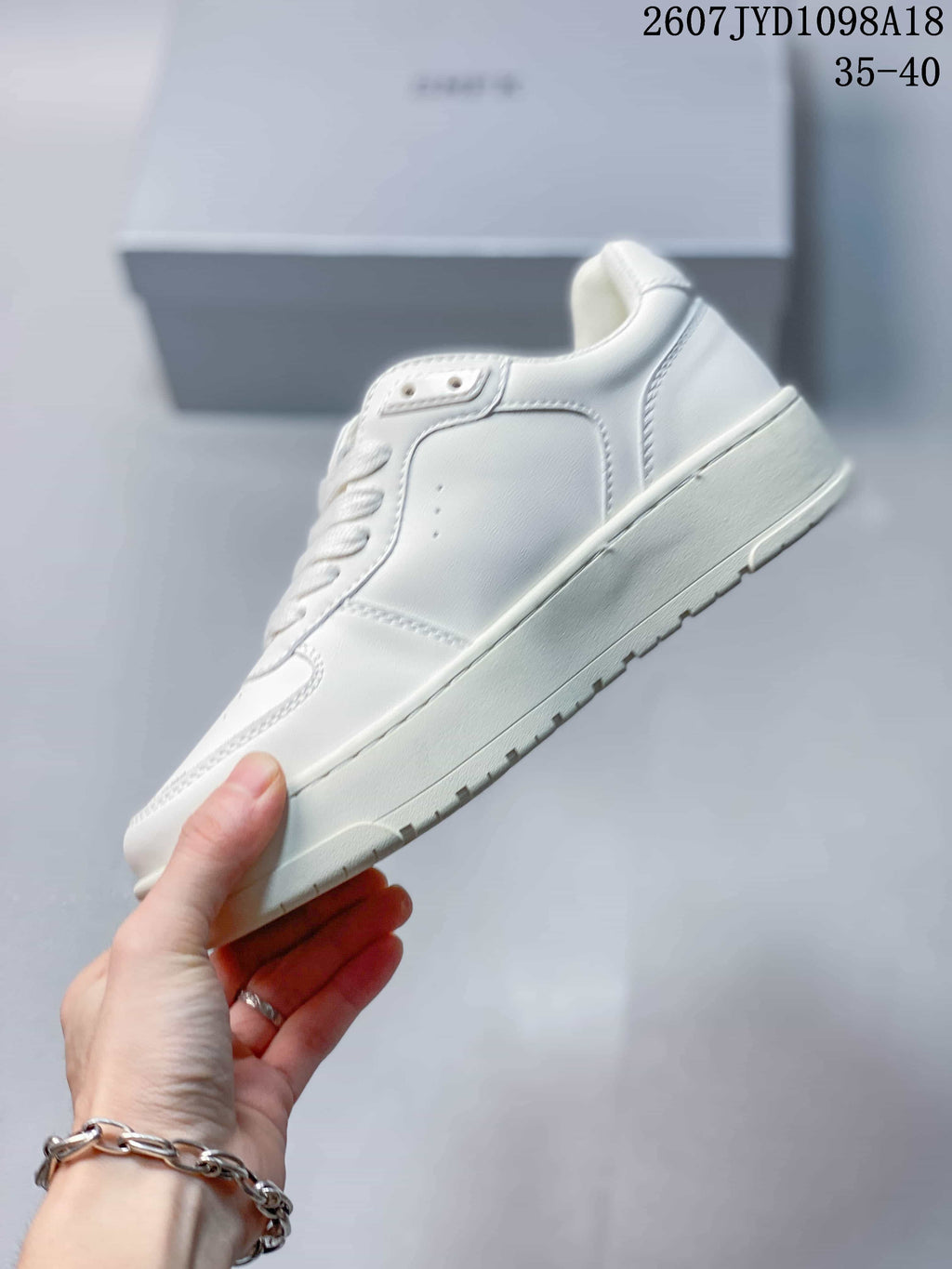 SMFK 711580EWO White Low-Top Sneakers
