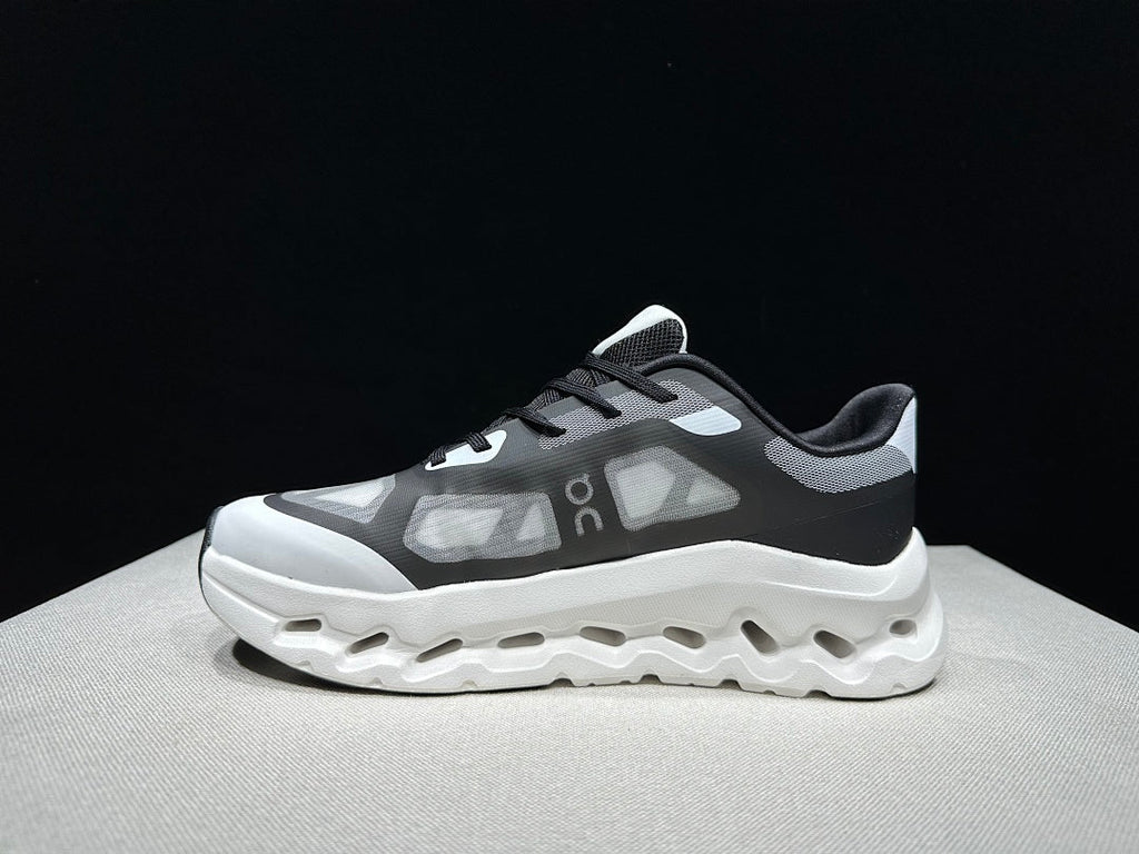 On Cloudtilt Remix Sneakers White Black