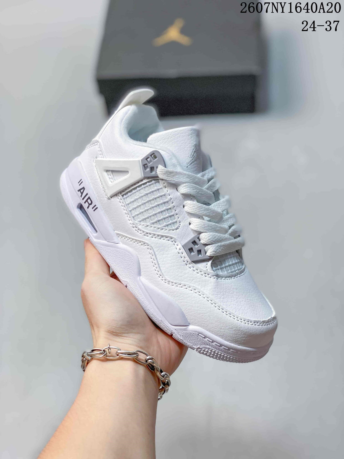 Jordan White Low-Top Kids Basketball Sneakers 2607NY1640A20