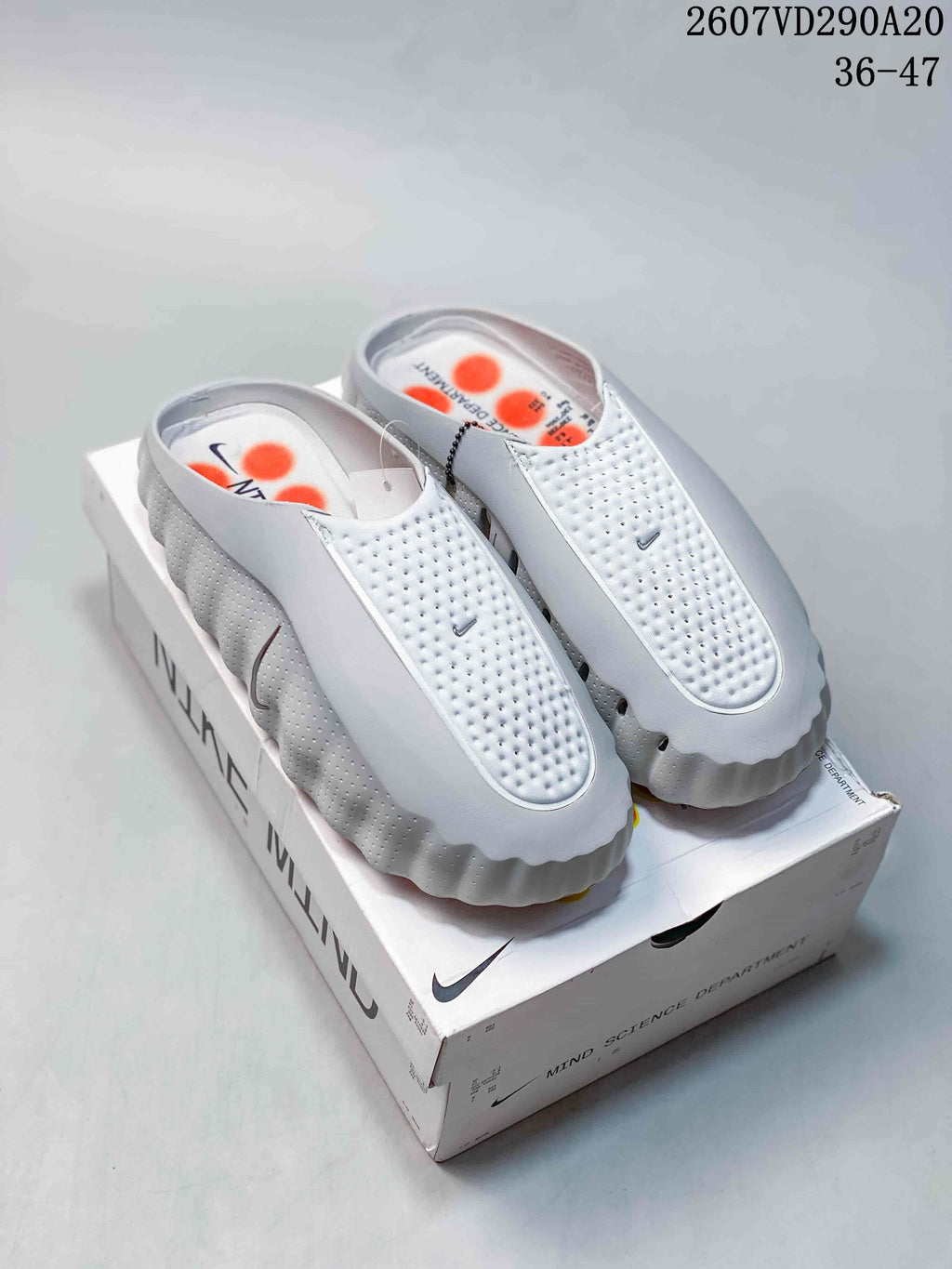 Nike Mind 001 Covered-Toe Slides Slip-On Sandals