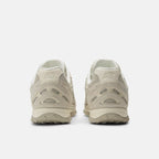 New Balance 204L
