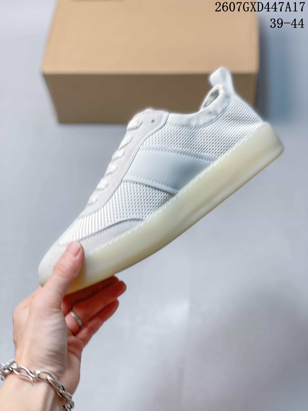 ECCO Perforated White Casual Sneakers 2607GXD447A17