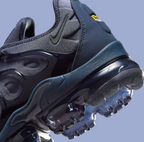 Nike Air VaporMax Plus Sneakers in Dark Navy