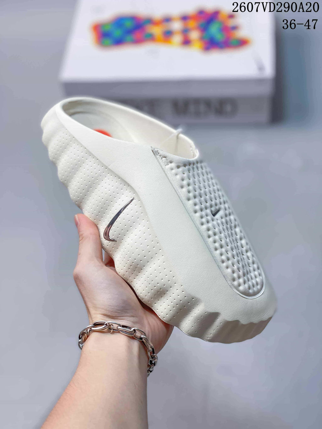 Nike Mind 001 Covered-Toe Slides Slip-On Sandals