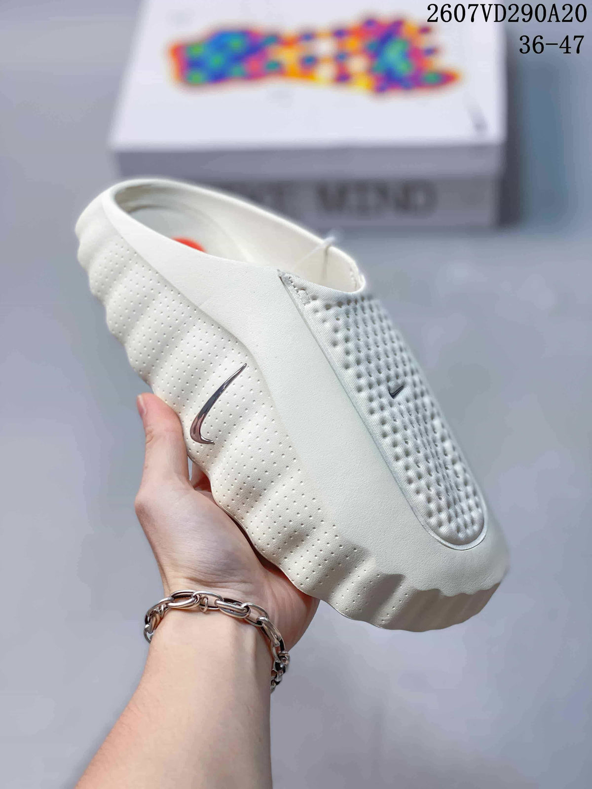Nike Mind 001 Covered-Toe Slides Slip-On Sandals
