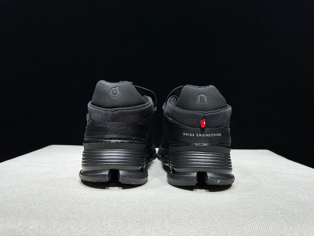 On Cloudnova 2 Black Sneakers