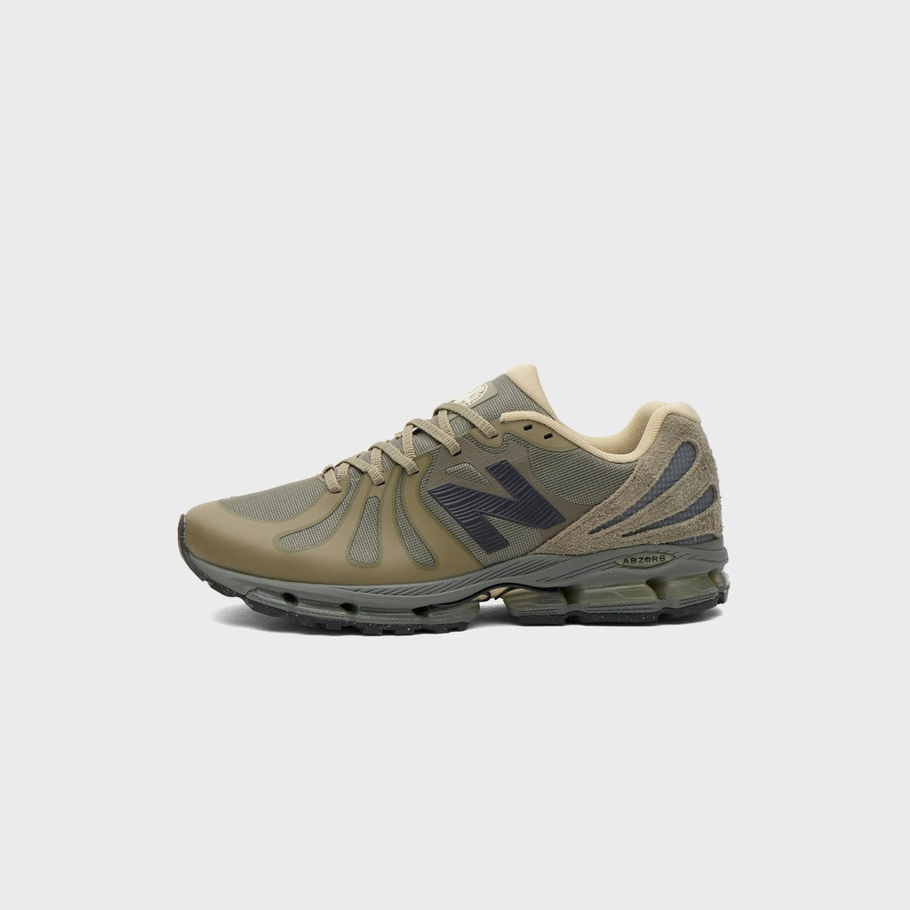 New Balance x Stone Island ABZORB 1890 - Deep Forest / Olive Green