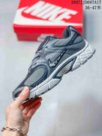 Nike V5 RNR Gray Low-Top Casual Sneakers
