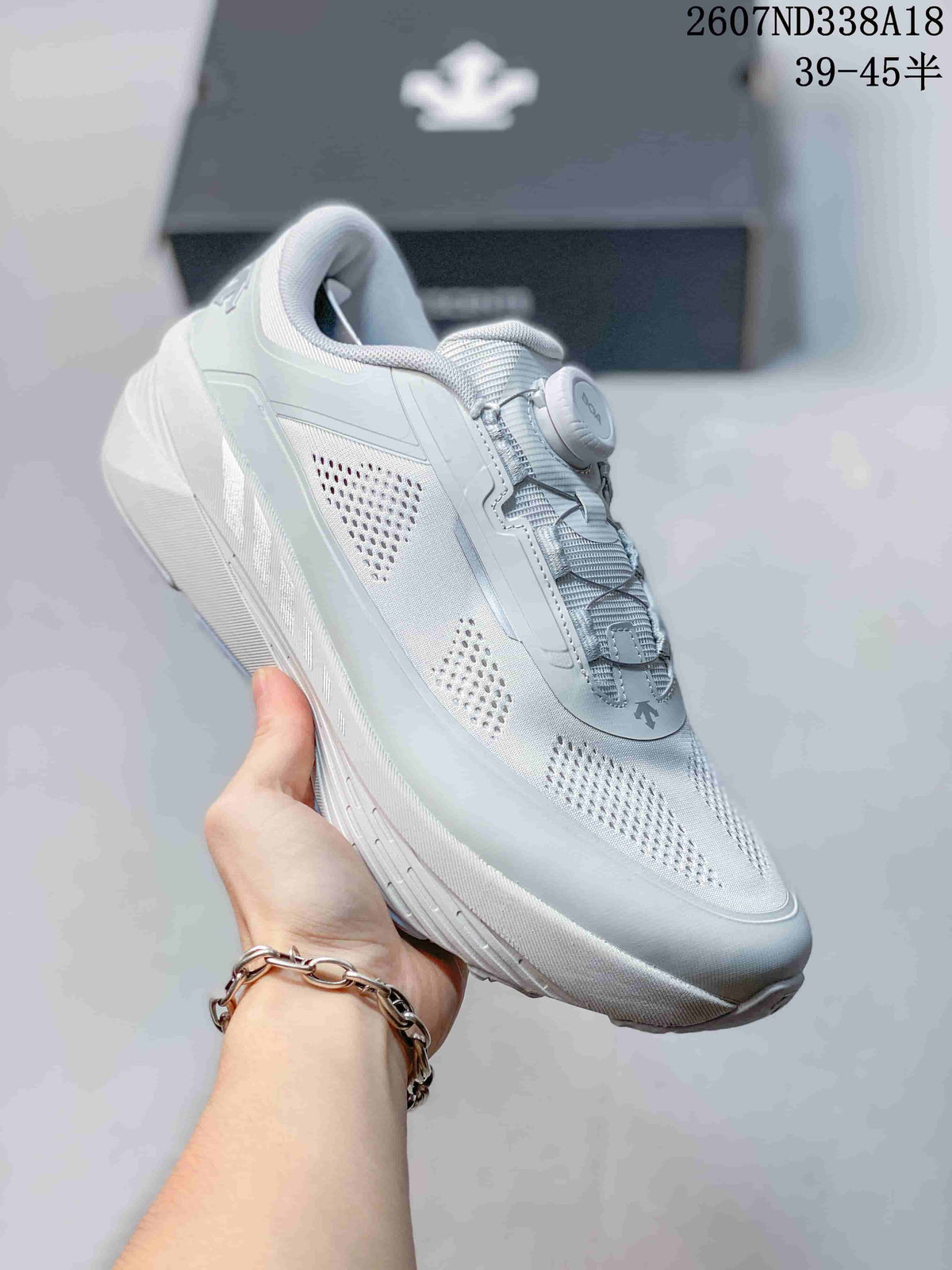 Descente D.F. Wire 3.0 White BOA Running Sneakers