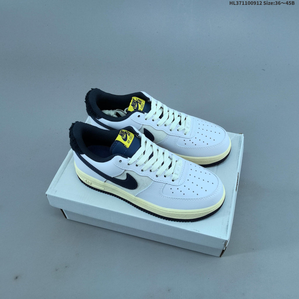 Nike Air Force 1 ’07 Low-Top Sneakers