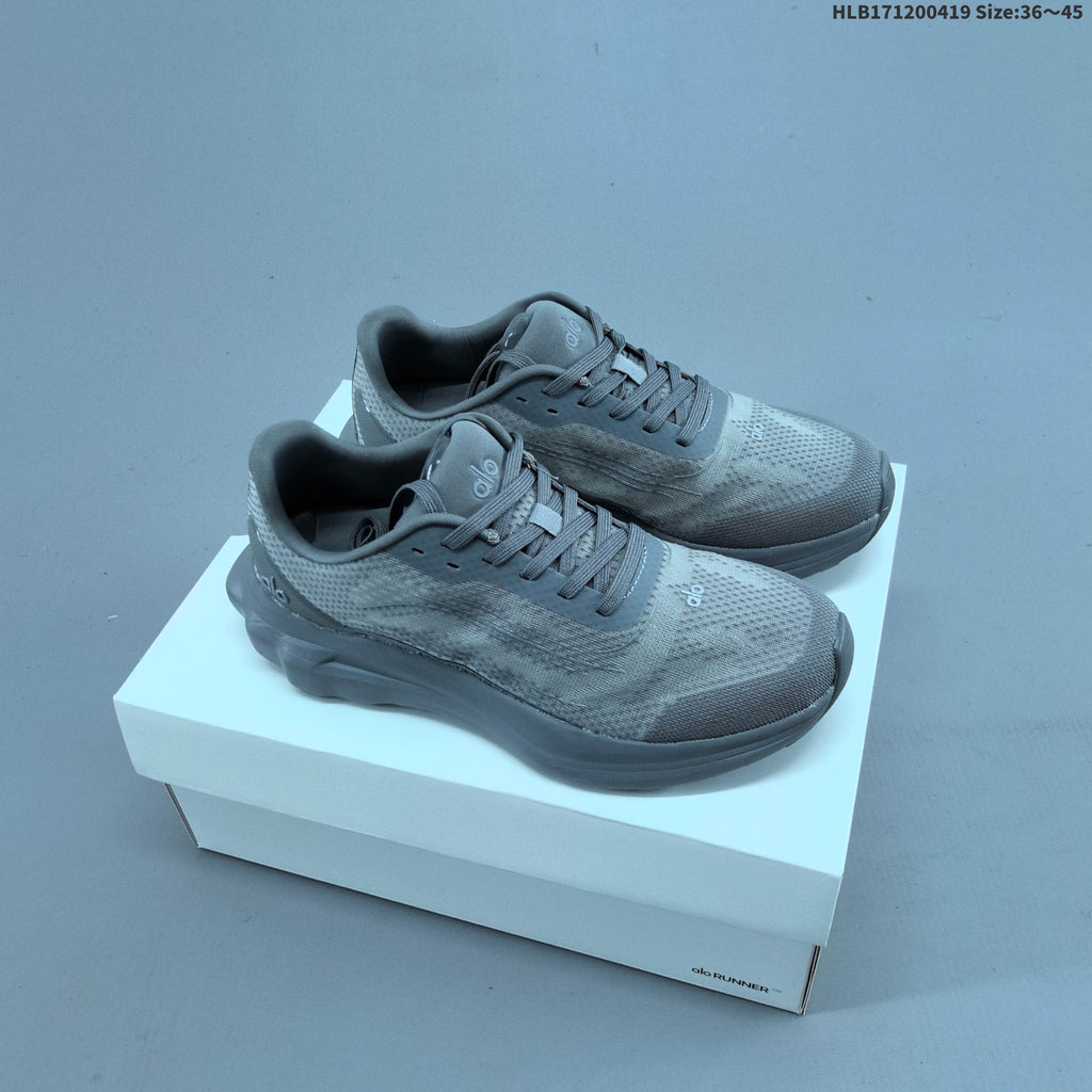 Alo Yoga Alo Runner Low-Top Running Sneakers