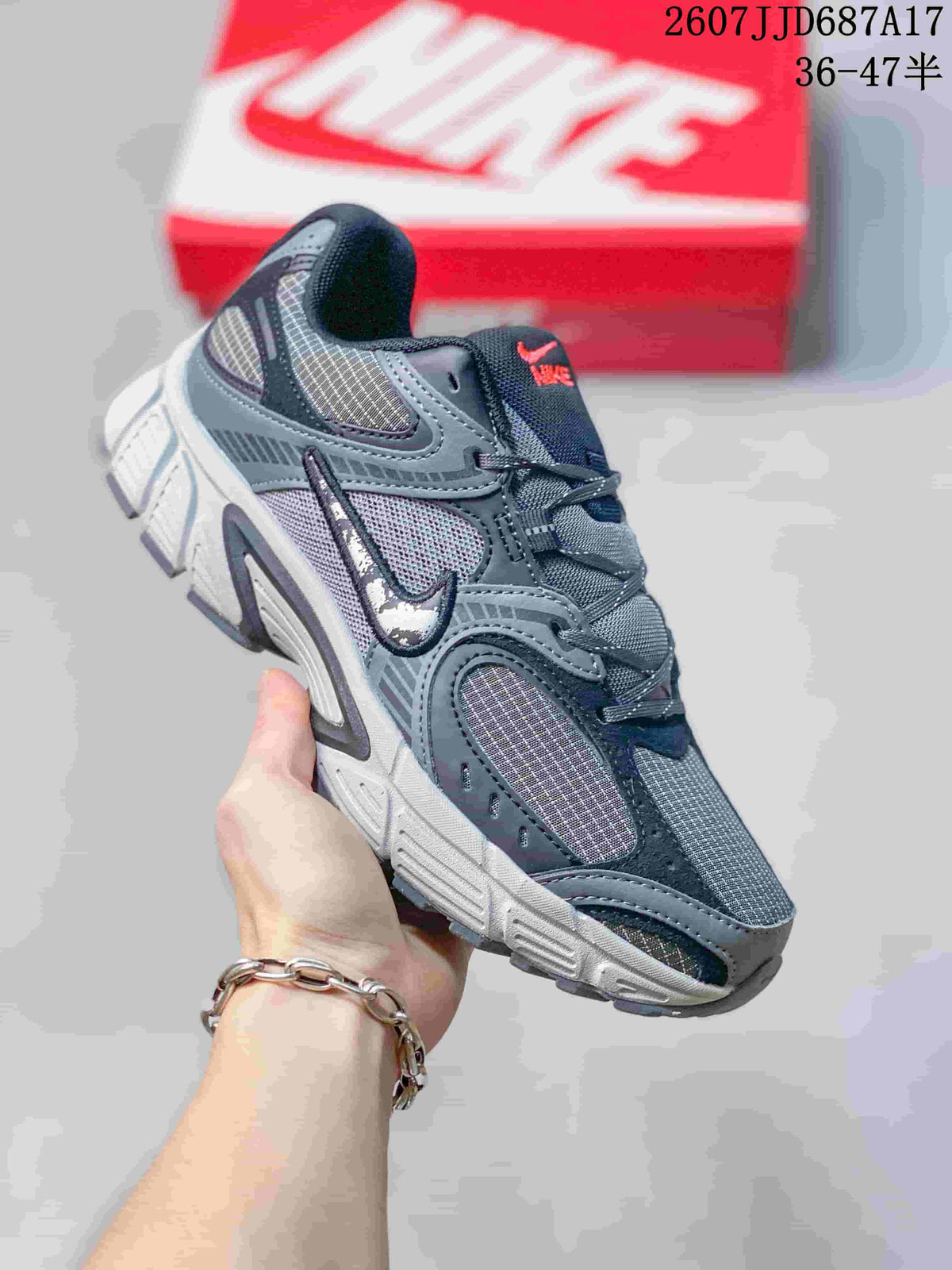 Nike V5 RNR Gray Low-Top Casual Sneakers