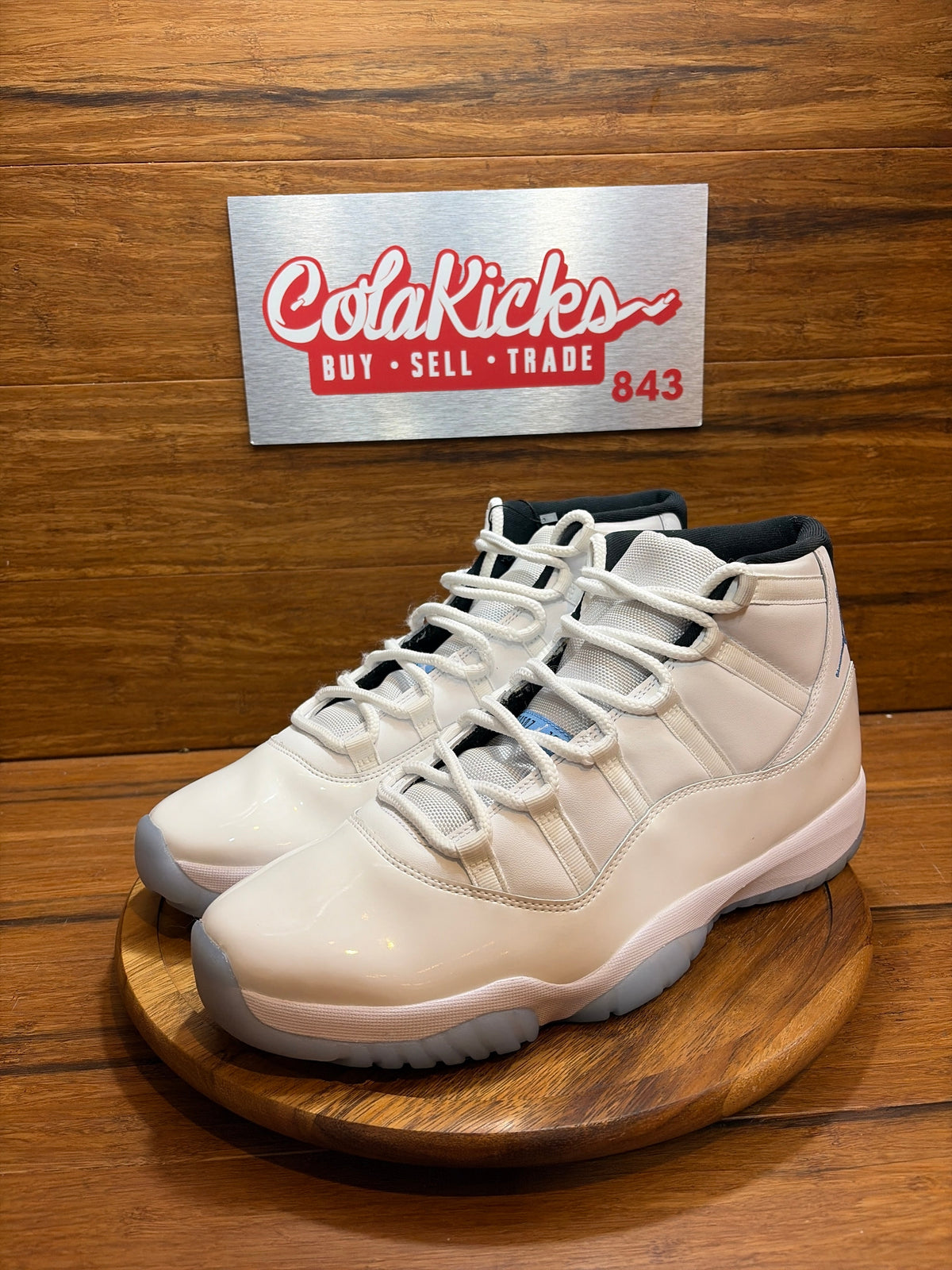 Jordan 11 Retro Legend Blue (2024)