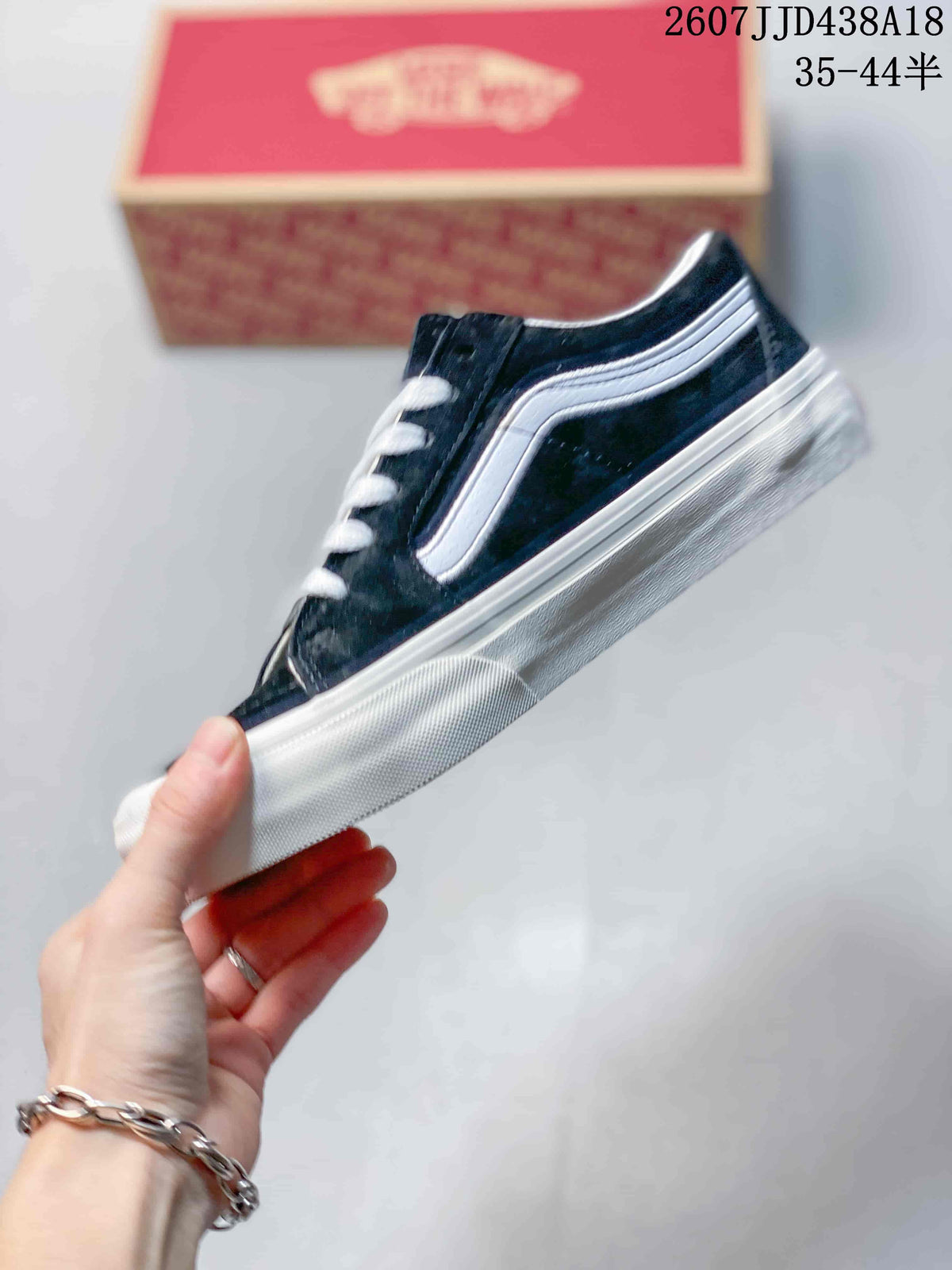 Vans SK8-Low Black Low-Top Sneakers 2607JJD438A18
