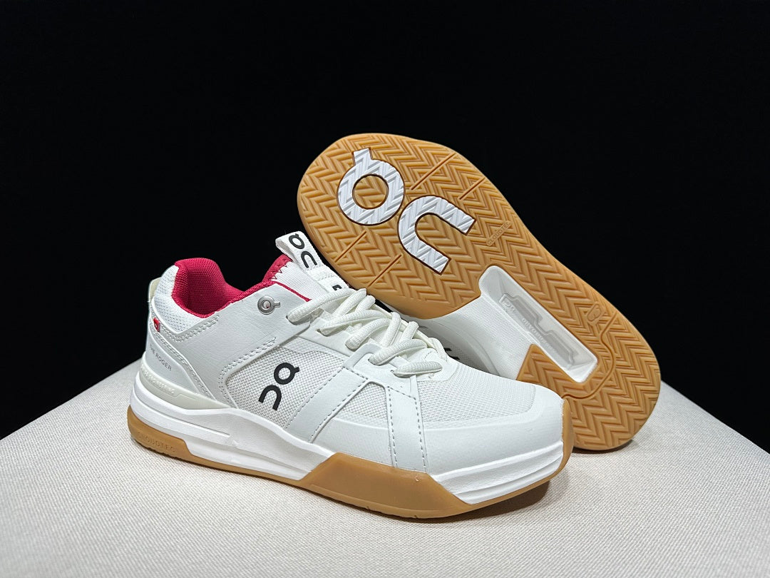 On The Roger Clubhouse Pro Sneakers White Ivory Gum