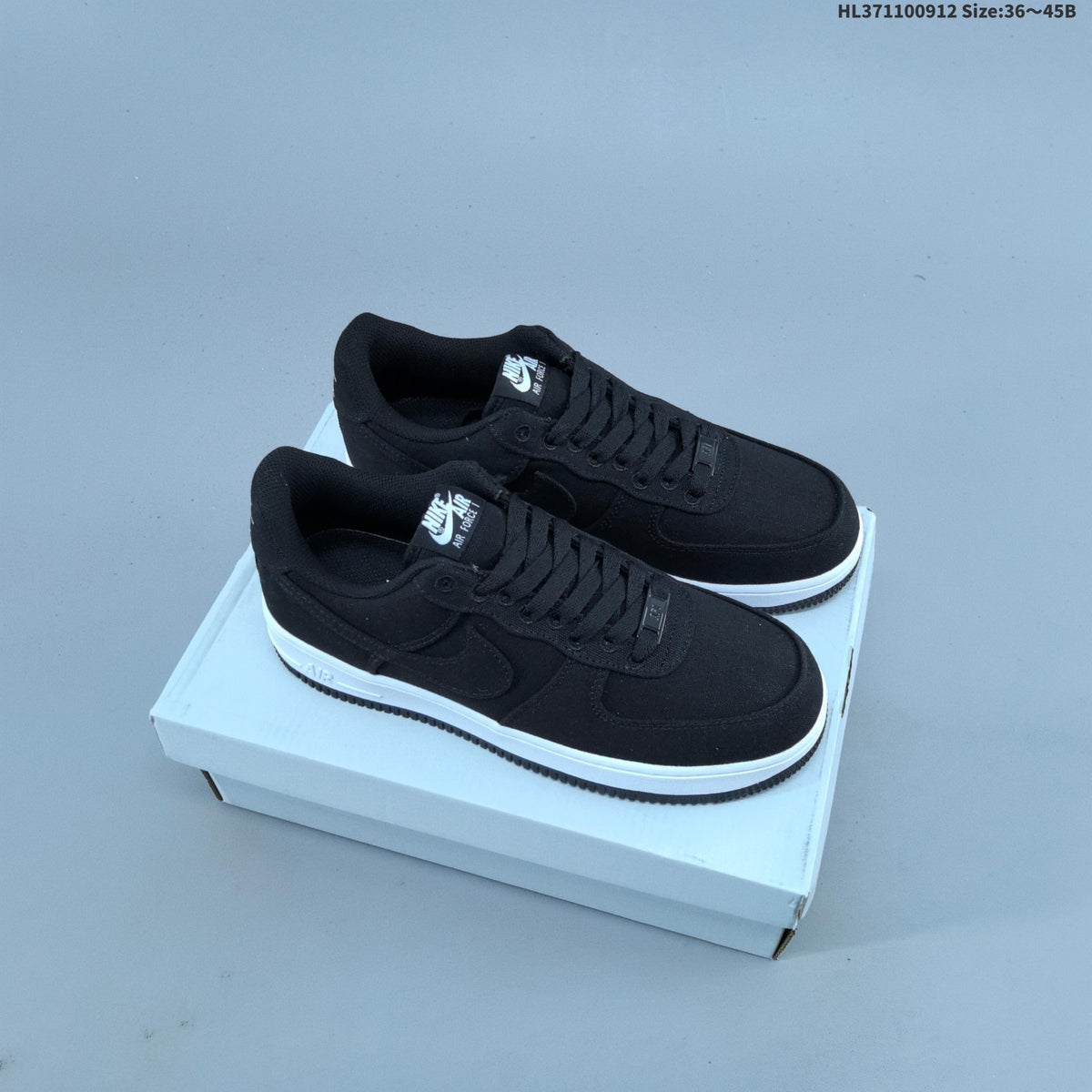 Nike Air Force 1 ’07 Low-Top Sneakers