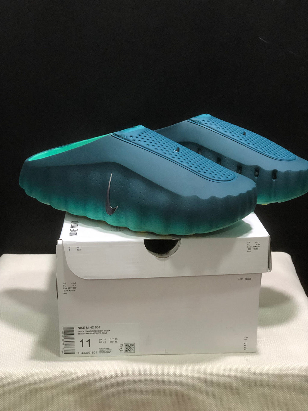 Nike Mind 001 Mule in Blue and Green, HQ4307-301