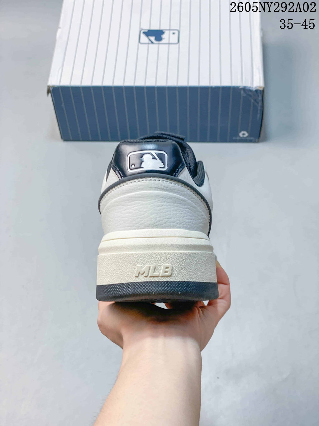 MLB Chunky Liner Low-Top Sneakers White Navy