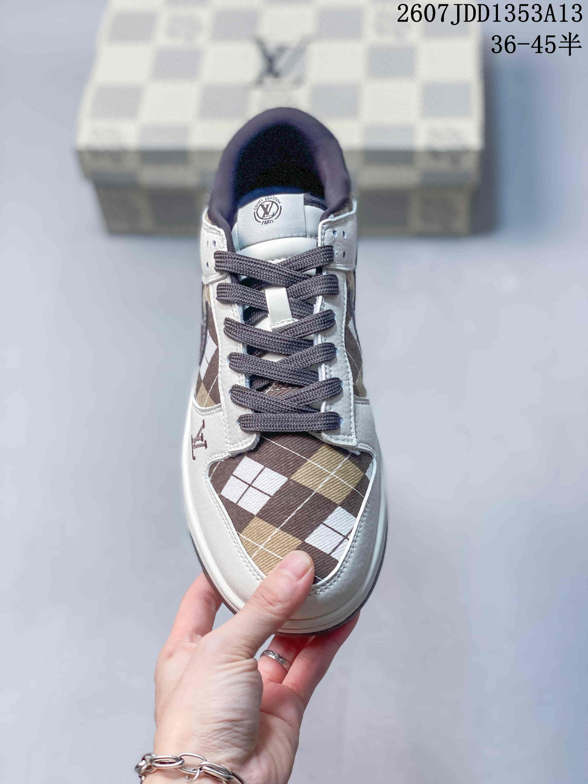 Nike SB Dunk Low Brown Plaid Sneakers 2607JDD1353A13