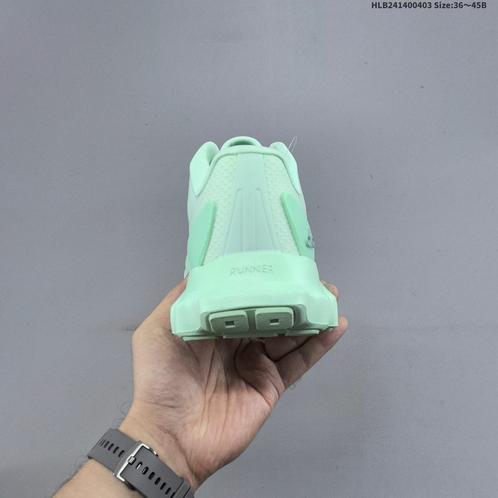 Alo Yoga Alo Runner Low-Top Sneakers in Mint Green