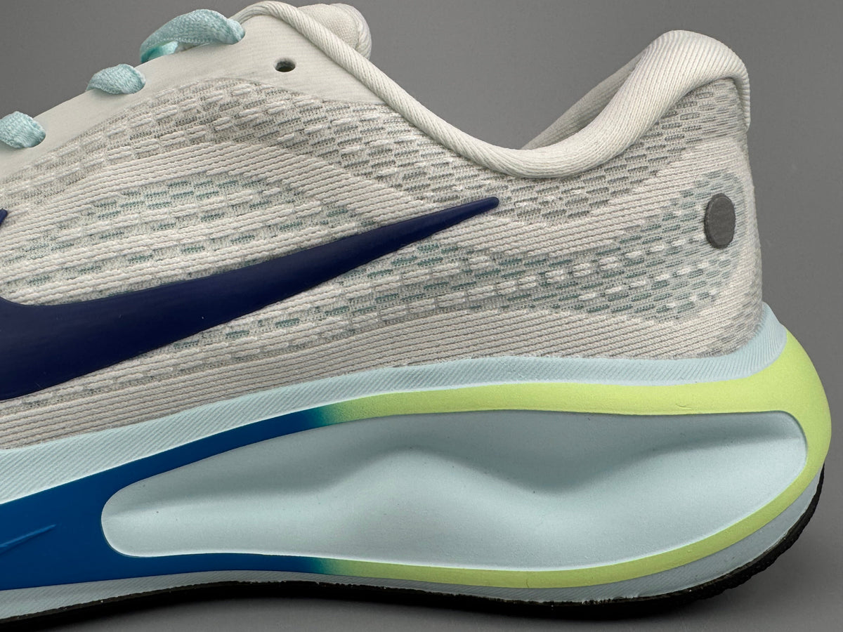 Nike Journey Run Running Shoes FN0228-101