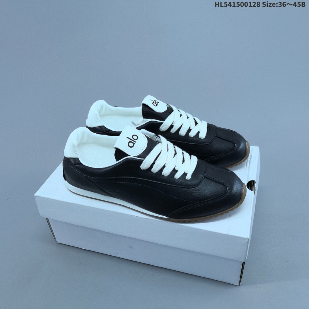 Alo Yoga Sunset Sneaker Low-Top in White and Black